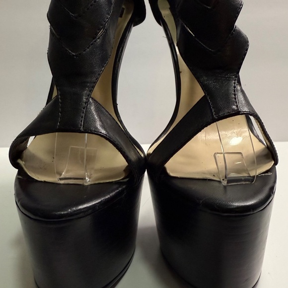 NYLA - Picture 2 of 8